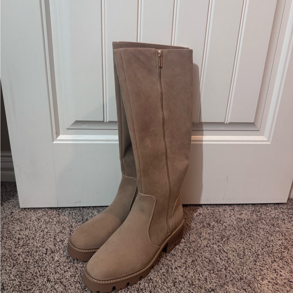 Elegant Tan Knee-High Women's Boots